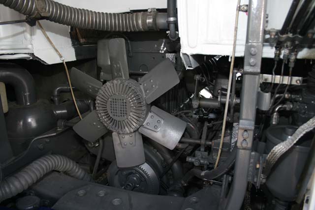 Pese al sistema practicable del radiador el acceso al motor resultaba dificultoso.